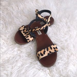 Steve Madden Genuine calf fur leopard strap.